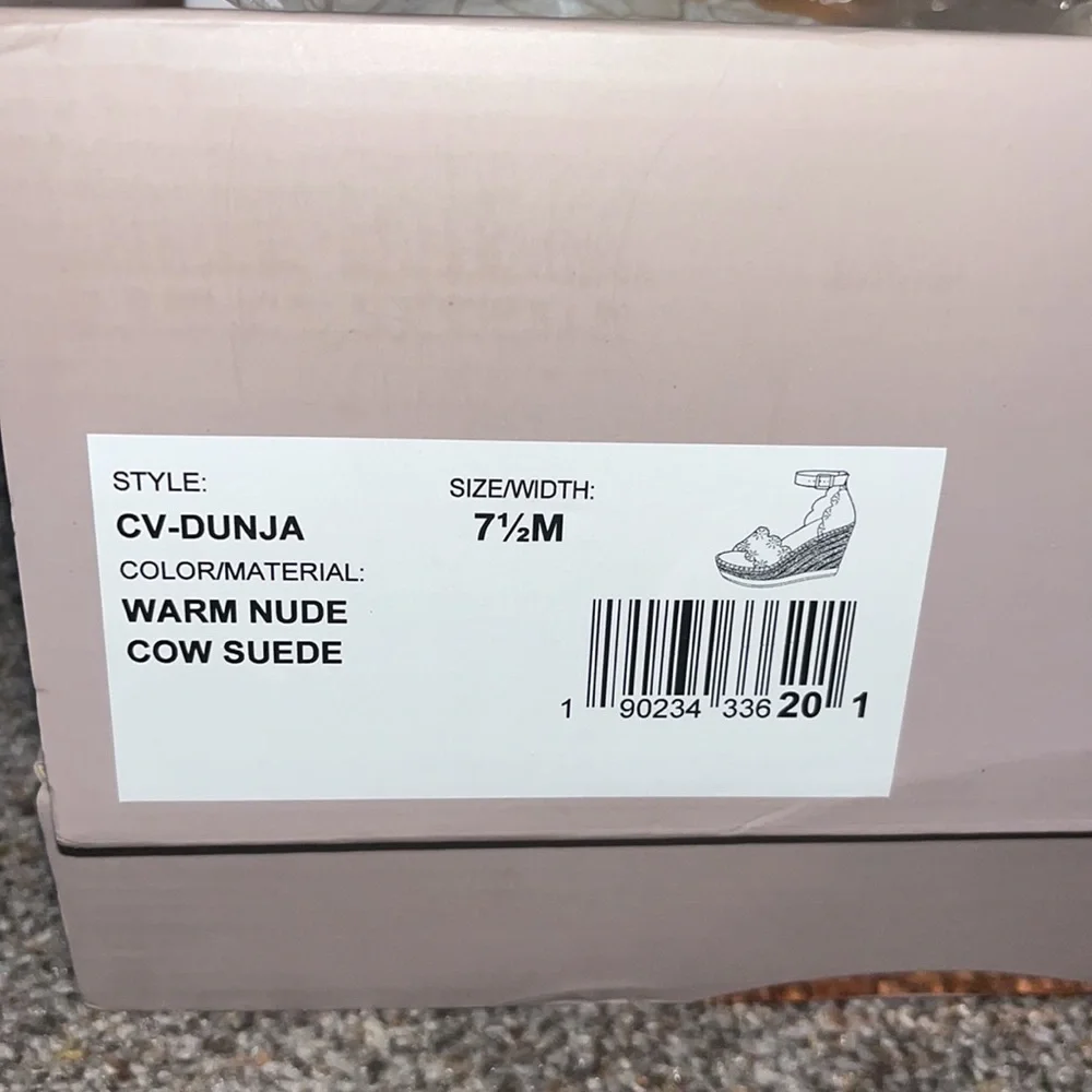 Crown Vintage nude suede wedge 7.5 - Picture 4 of 4